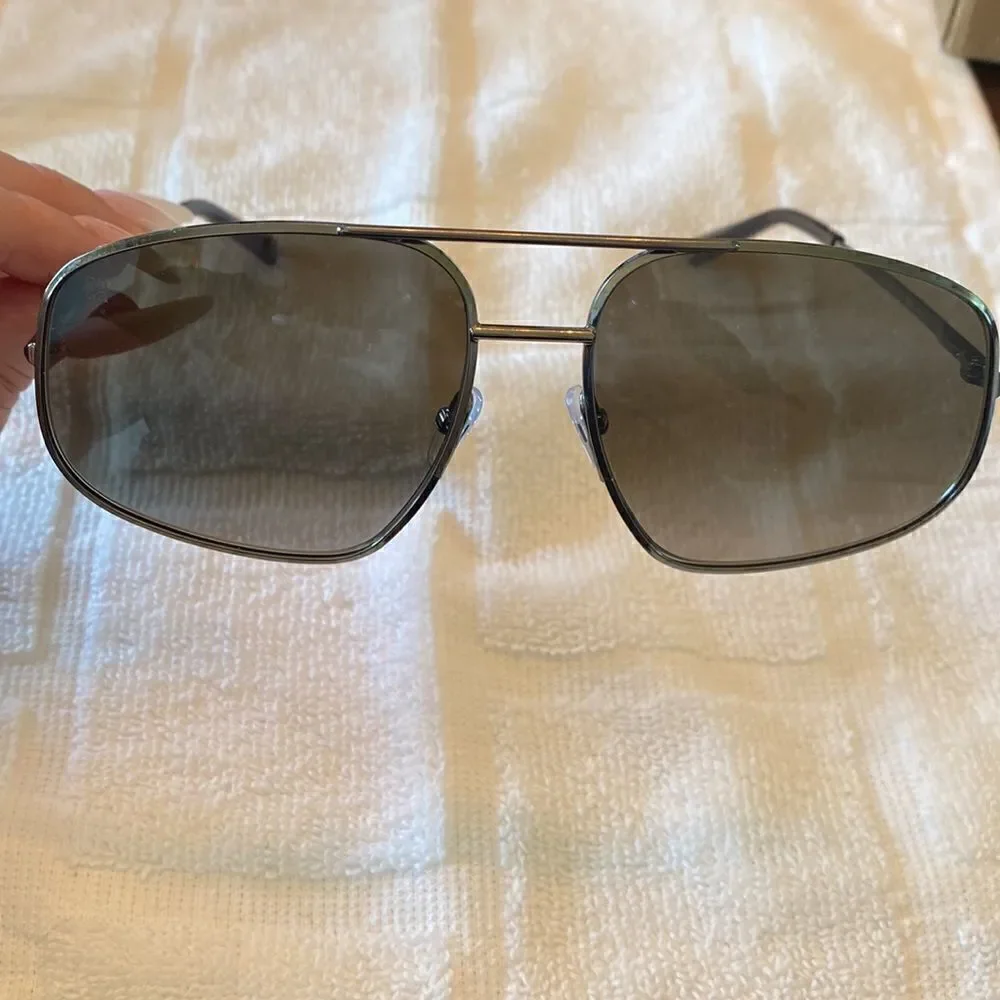 Givenchy Gradient Unisex Aviator sunglasses model GV 7193/S & Case $560